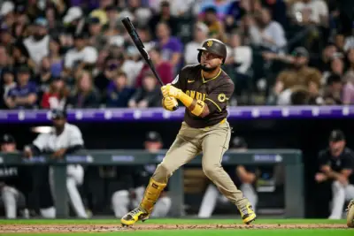 Padres edge closer to NL West lead with 10-8 win to snap 5-game losing streak