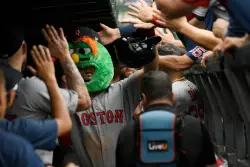 Wilyer Abreu homers twice as Red Sox rally past Cubs to avert sweep