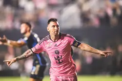Messi scores twice as Miami defeats Montreal 4-1